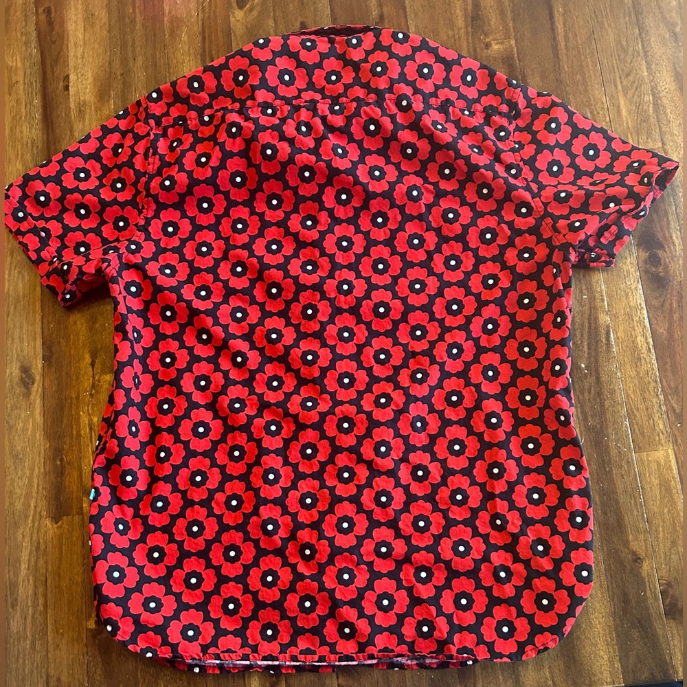 Cactus Man Slim fit Size Large pastel red short sleeve button down - Picture 2 of 3